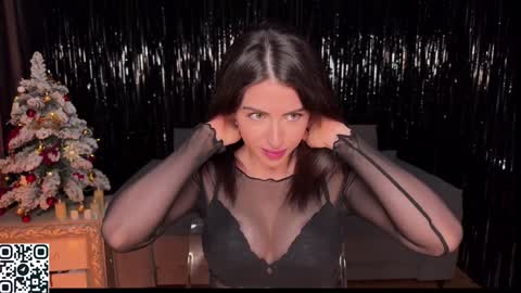 Snapshot of lallebi chatting on 01/08/25, 01:11 Ellina online show from 01/08/25, 01:11