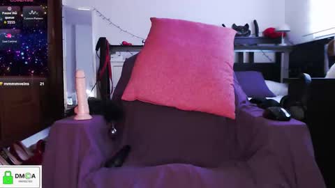 Lola online show from 11/13/25, 05:12