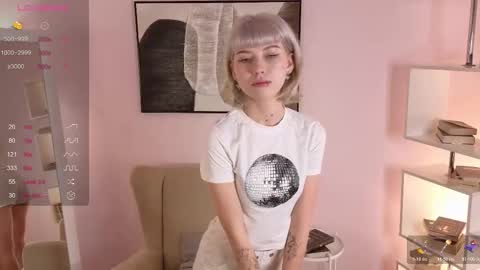 Sofia online show from 11/19/25, 07:08