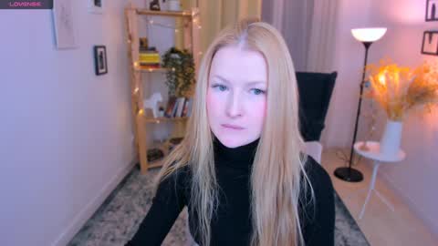 Snapshot of laly_peach chatting on 12/30/24, 03:24 Laly online show from 12/30/24, 03:24