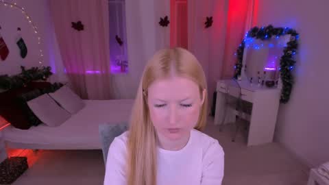 Snapshot of laly_peach chatting on 01/02/25, 11:31 Laly online show from 01/02/25, 11:31