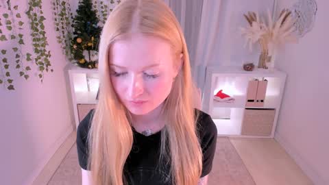 Snapshot of laly_peach chatting on 01/05/25, 07:39 Laly online show from 01/05/25, 07:39