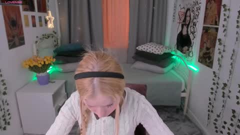 Snapshot of laly_peach chatting on 02/04/25, 03:47 Laly online show from 02/04/25, 03:47