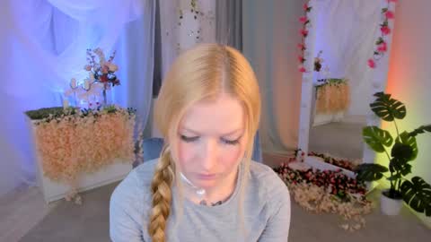 Snapshot of laly_peach chatting on 02/10/25, 05:09 Laly online show from 02/10/25, 05:09