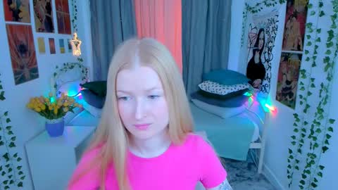 Snapshot of laly_peach chatting on 03/01/25, 04:11 Laly online show from 03/01/25, 04:11