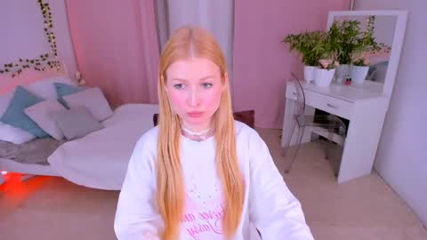 Snapshot of laly_peach chatting on 03/08/25, 02:40 Laly online show from 03/08/25, 02:40