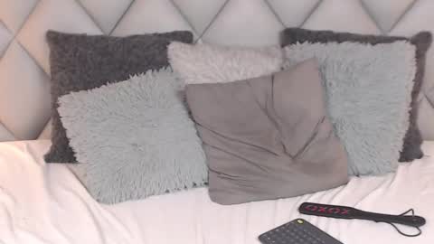 Laly Castro online show from 12/15/24, 01:57