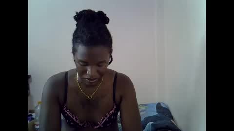 Snapshot of lamensha chatting on 10/04/25, 10:02 lamensha online show from 10/04/25, 10:02
