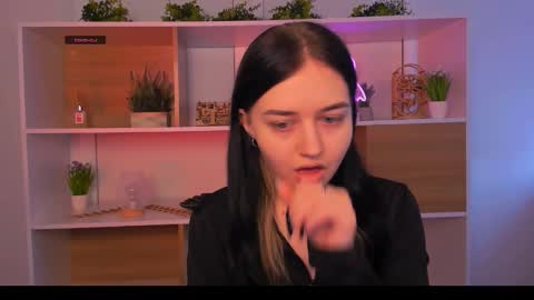 Snapshot of lana_of chatting on 10/25/25, 08:33 lana_of online show from 10/25/25, 08:33