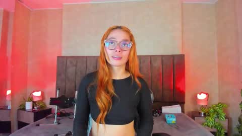 Snapshot of lanaamills chatting on 10/17/25, 06:16 Lana online show from 10/17/25, 06:16