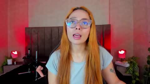 Snapshot of lanaamills chatting on 10/19/25, 05:08 Lana online show from 10/19/25, 05:08