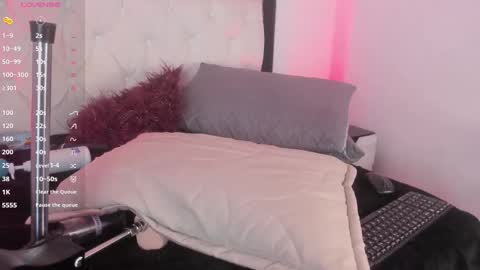 Snapshot of lanaamills chatting on 10/26/25, 05:30 Lana online show from 10/26/25, 05:30