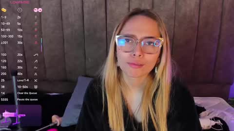 Snapshot of lanaamills chatting on 11/09/25, 03:43 Lana online show from 11/09/25, 03:43