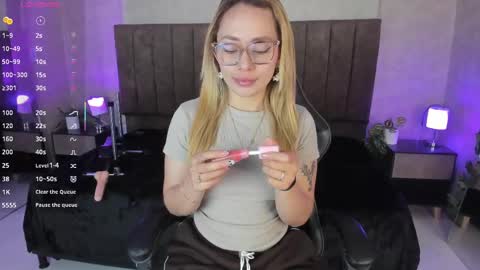 Snapshot of lanaamills chatting on 11/15/25, 05:05 Lana online show from 11/15/25, 05:05