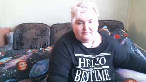 lanacat555 online show from 02/19/25, 11:38