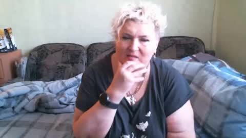 lanacat555 online show from 09/12/25, 12:38