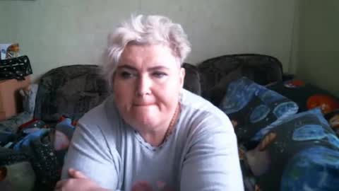 lanacat555 online show from 09/29/25, 10:53