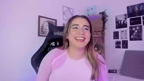 lanaherondale_ online show from 09/18/25, 10:01