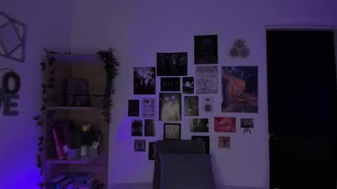 lanaherondale_ online show from 11/02/25, 09:06