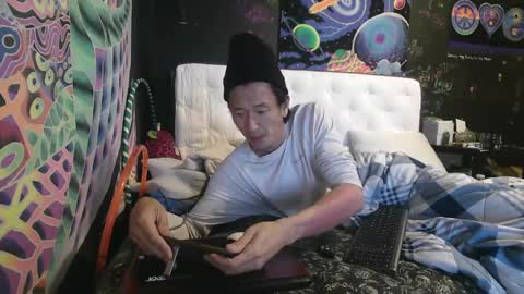 Snapshot of lankyasain23 chatting on 01/13/25, 08:47 LankyOne online show from 01/13/25, 08:47
