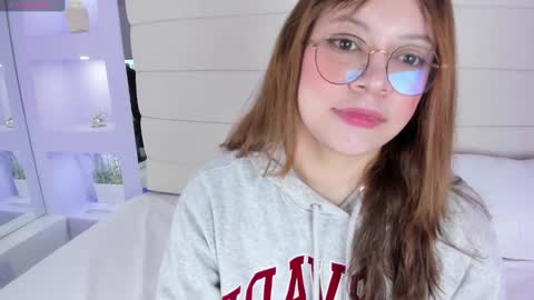 Lanna online show from 02/19/25, 11:49