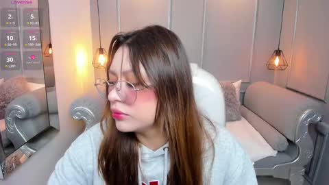 Lanna online show from 11/12/25, 11:54