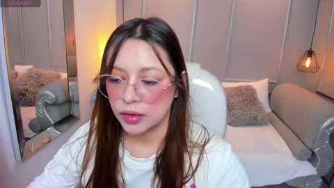 Lanna online show from 11/19/25, 11:43