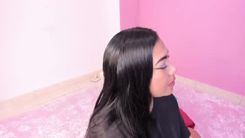 Snapshot of lapeligrosa_ chatting on 01/20/25, 12:18 lapeligrosa_ online show from 01/20/25, 12:18