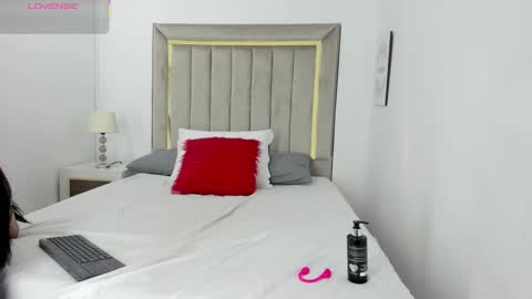 Julian online show from 10/17/25, 07:38