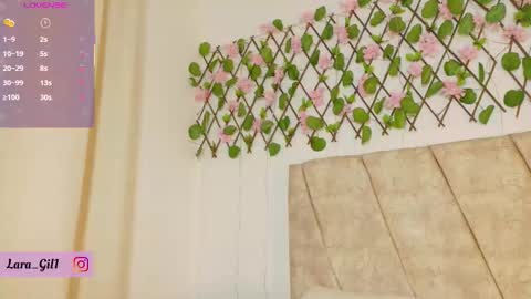 Snapshot of lara_gil_ chatting on 09/17/25, 01:24 Lara Gill online show from 09/17/25, 01:24