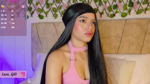 Snapshot of lara_gil_ chatting on 09/18/25, 12:40 Lara Gill online show from 09/18/25, 12:40