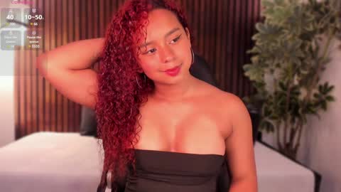 Snapshot of lara_jones_ chatting on 01/13/25, 03:45 Lara online show from 01/13/25, 03:45