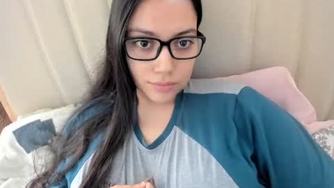 lara online show from 10/14/25, 03:02