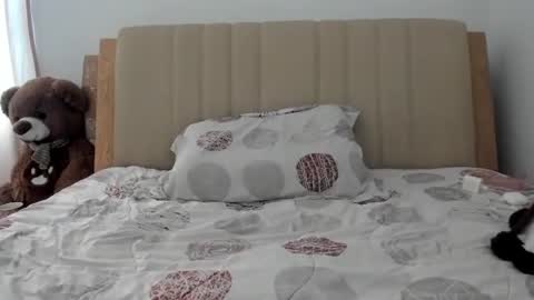 lara online show from 11/05/25, 06:41