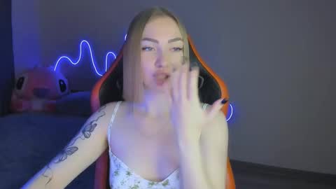 LaraKrein lk online show from 11/06/25, 03:13