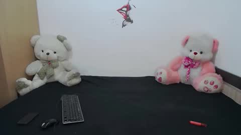 Snapshot of larapoison chatting on 11/18/25, 06:01 larapoison online show from 11/18/25, 06:01