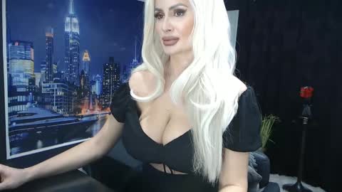 laras_moans online show from 02/01/25, 08:50