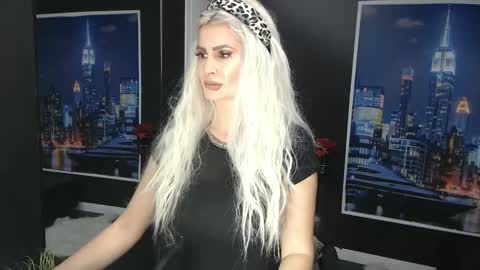 laras_moans online show from 03/06/25, 08:52