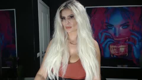 laras_moans online show from 11/13/25, 09:30