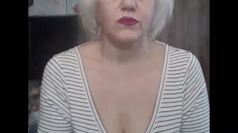 larisaq4ugo24 online show from 11/01/25, 06:26