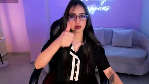 Larisa Smirnov online show from 10/14/25, 03:40