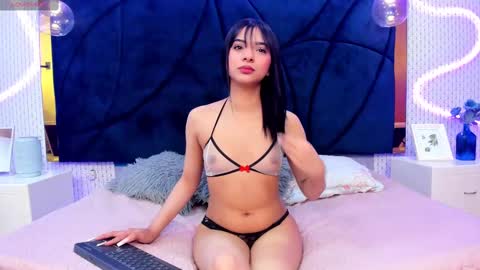 Snapshot of larissaevans chatting on 02/12/25, 12:12 Valentina online show from 02/12/25, 12:12