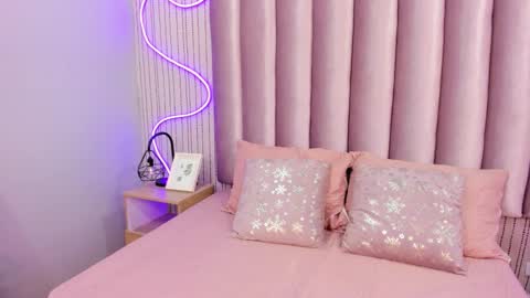 Valentina online show from 10/20/25, 02:06