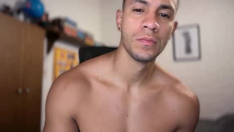 andrew online show from 11/05/25, 01:22