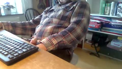 Snapshot of larsafree6 chatting on 10/19/25, 11:11 larsafree6 online show from 10/19/25, 11:11