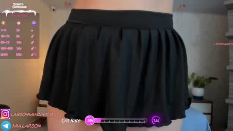 Snapshot of larsonmia chatting on 12/27/24, 12:34 MIA online show from 12/27/24, 12:34