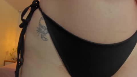 Snapshot of larsonmia chatting on 09/13/25, 12:16 MIA online show from 09/13/25, 12:16