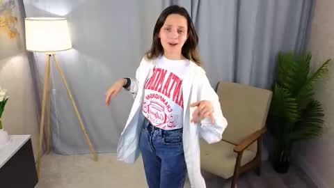 Snapshot of lashawnkarczewski chatting on 11/24/25, 05:07 Sonya online show from 11/24/25, 05:07