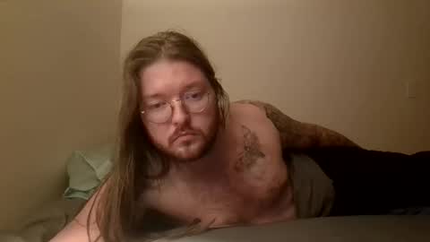 Snapshot of latenights_13 chatting on 11/14/25, 07:18 latenights_13 online show from 11/14/25, 07:18