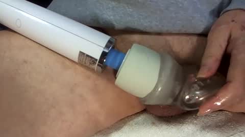 Latexblade online show from 02/13/25, 10:54